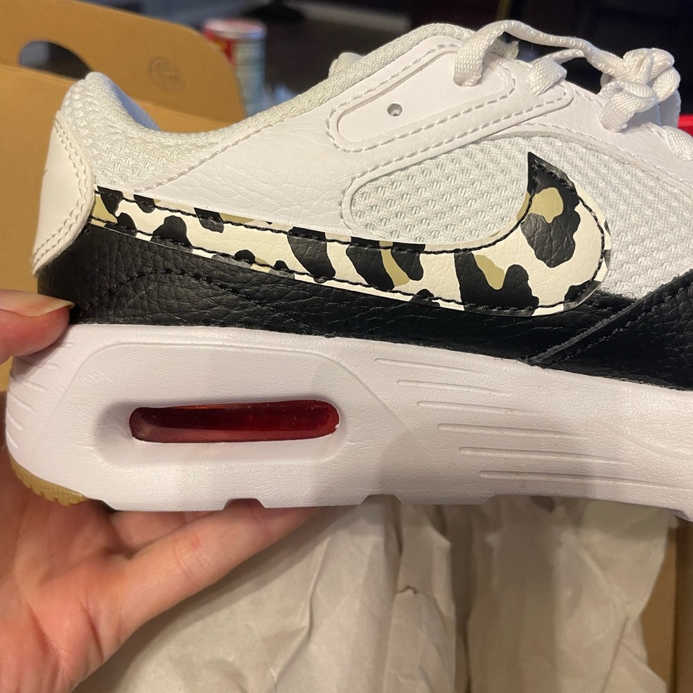Nike Women’s Nike Air Max SC size 6.5 new in box.